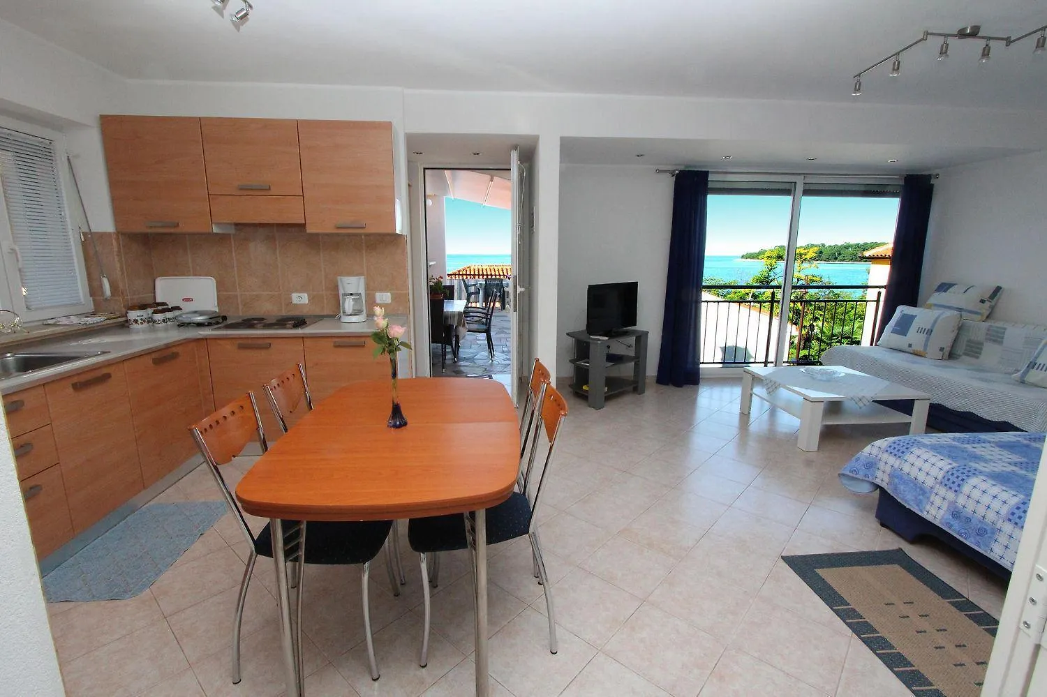 Malerisches Apartment Nur 400 Meter Zum Strand Mit Meerblick - Nur 10 Minuten Zum Zentrum Von Rovinj