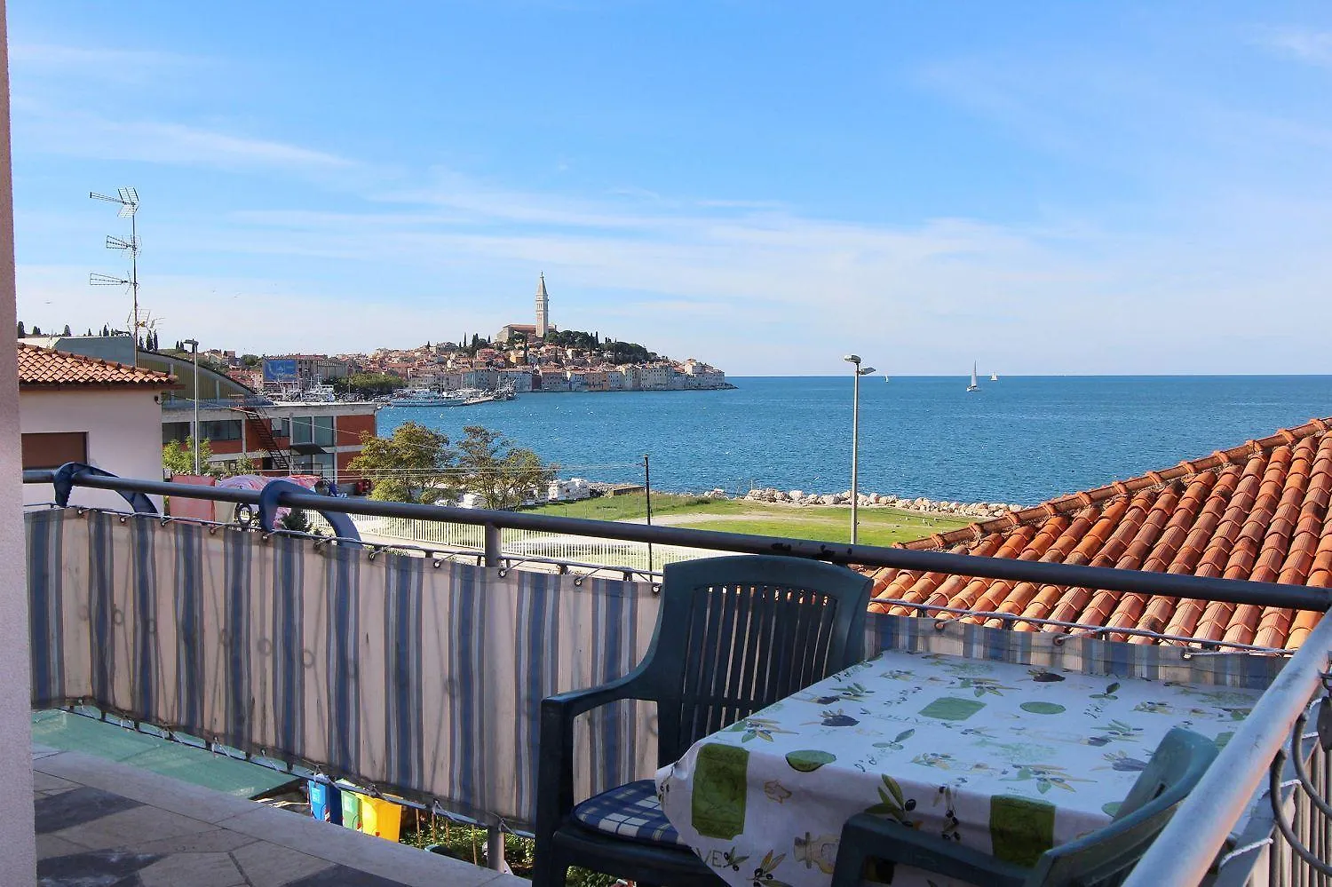 Malerisches Apartment Nur 400 Meter Zum Strand Mit Meerblick - Nur 10 Minuten Zum Zentrum Von Rovinj