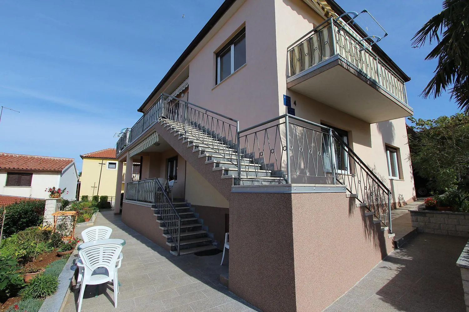 Malerisches Apartment Nur 400 Meter Zum Strand Mit Meerblick - Nur 10 Minuten Zum Zentrum Von Rovinj